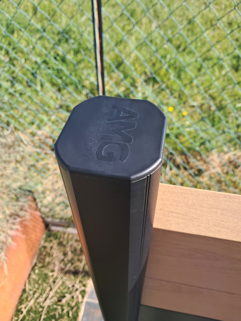 Chapeau pour poteau alu GM